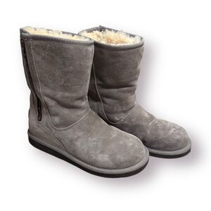UGG Gray Leather Shearling Lined‎ Zip Boots Women's 7 Mid Calf Boots Winter